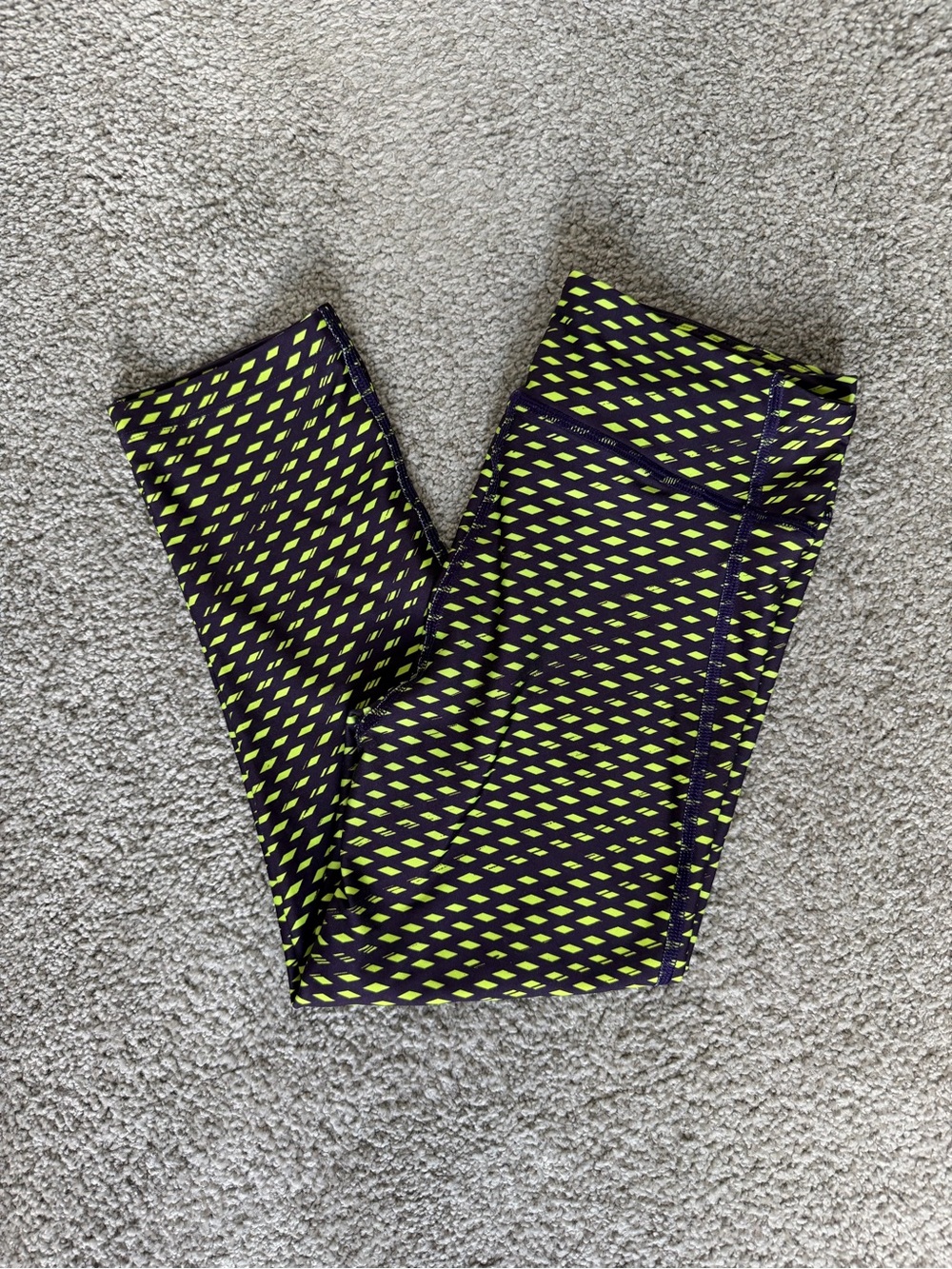 $3 for 30 Under Armour HeatGear Capri Leggings Size S